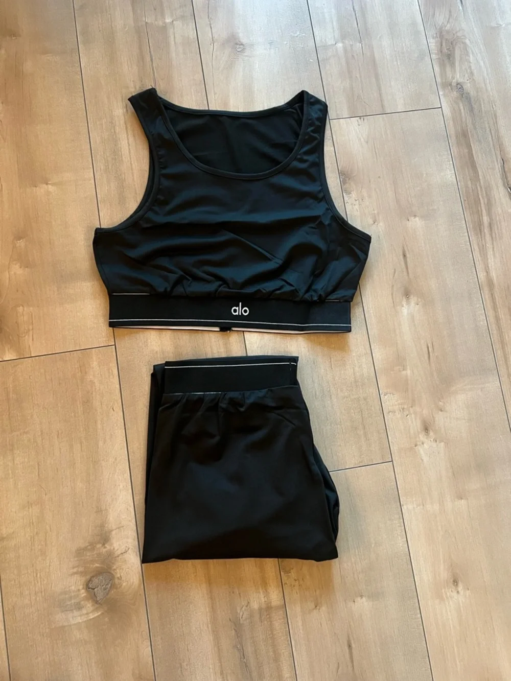 ALO Yoga Black Leggings and Sports Bra Set